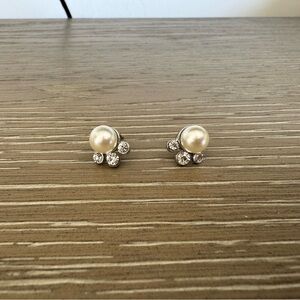 Pearl and Crystal Cluster Stud Earrings - Ivory/White
